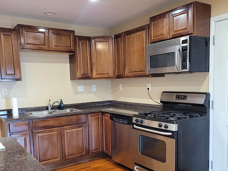 2103 Jackson Blvd — Photo 2