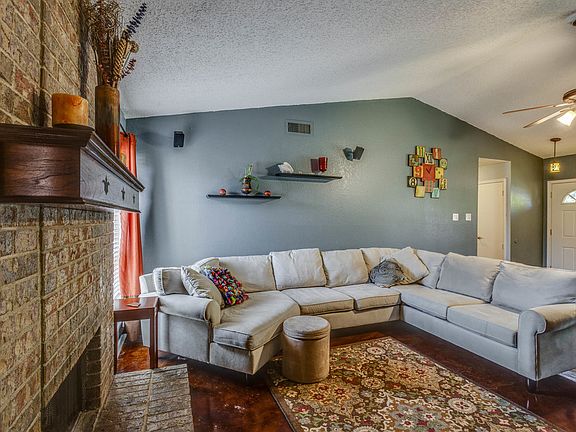 4th image of 2222 Norway Dr