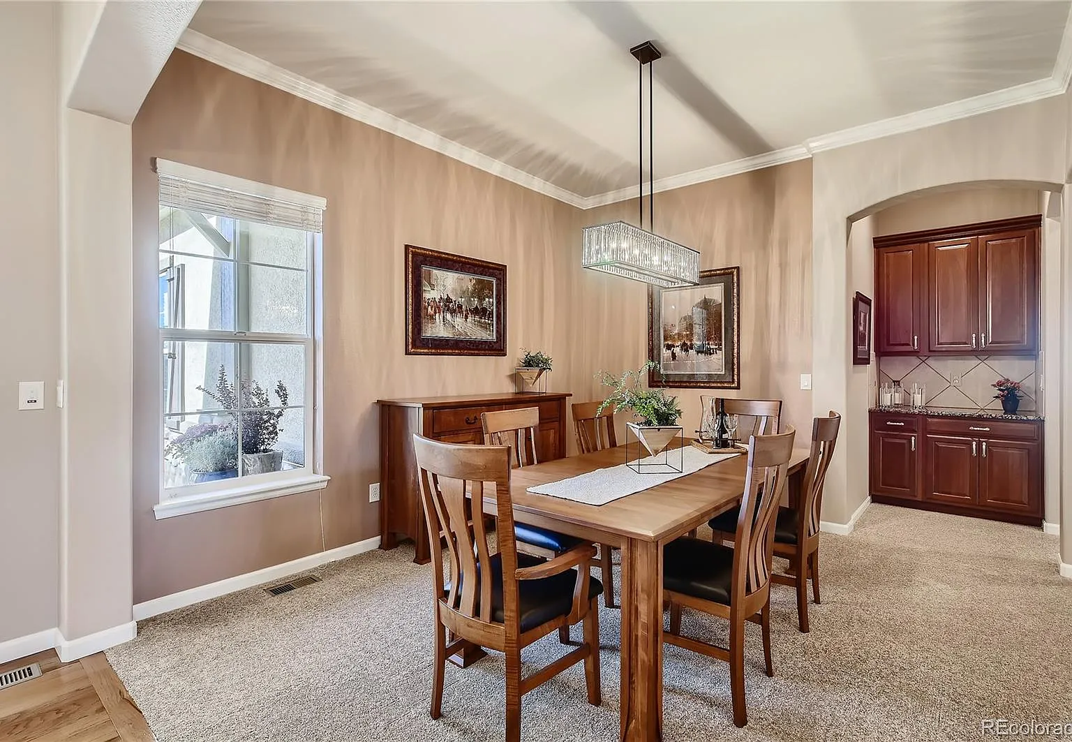 4 bed, 5688 sqft, $4,200 — Photo 3