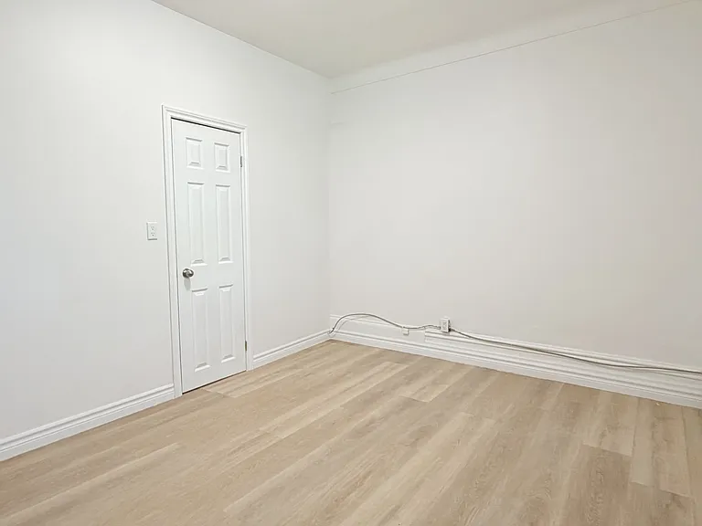 537 Confederation St #7 — Photo 9