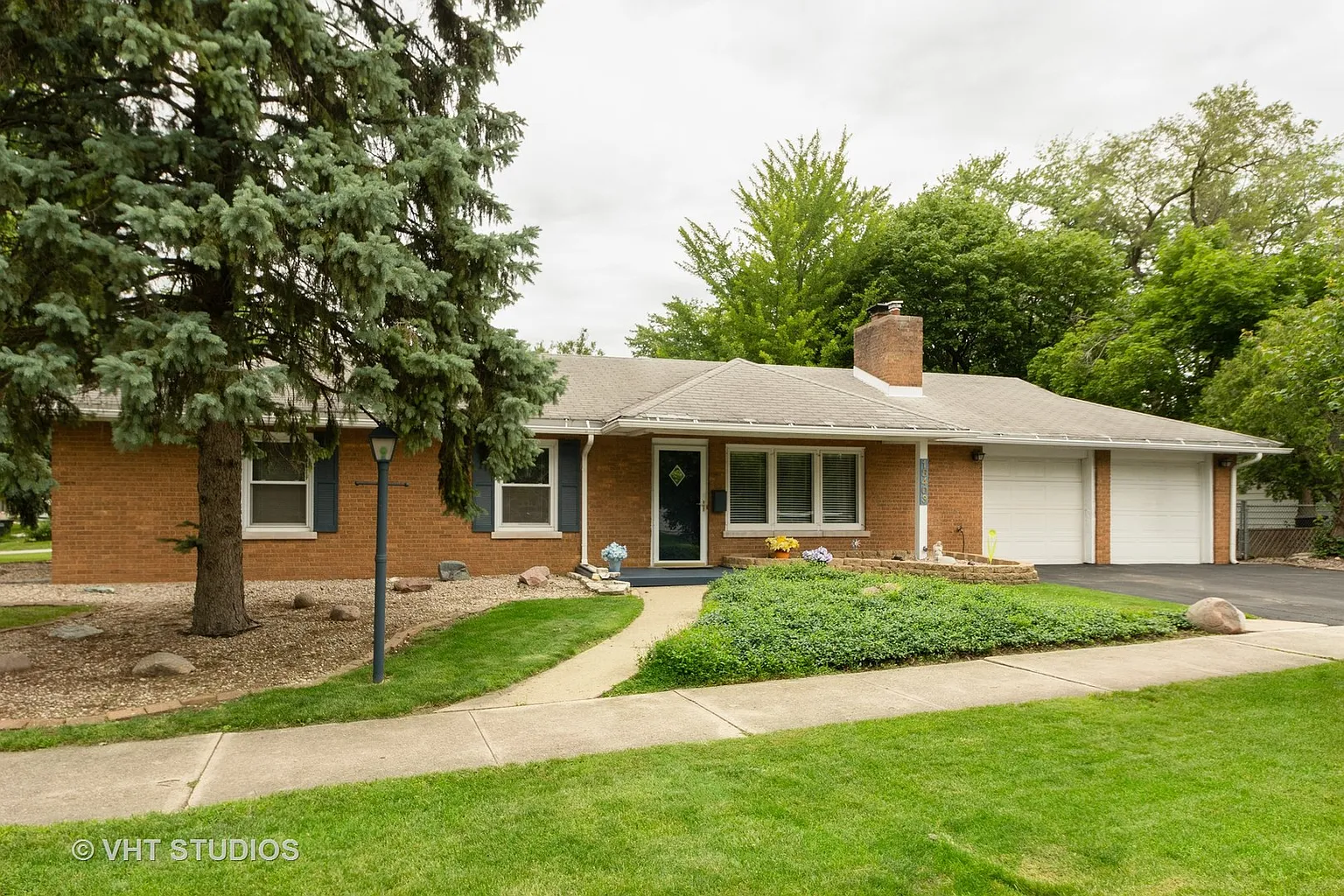 18403 Dundee Ave photo 1