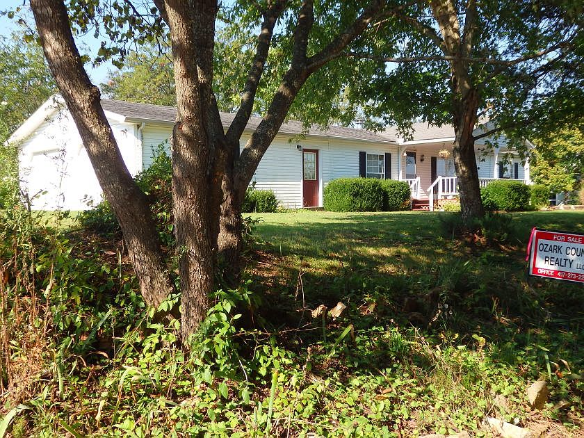 1st image of 302 Harlin Dr