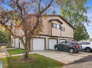34W951 Stanton Dr APT H, St Charles, IL