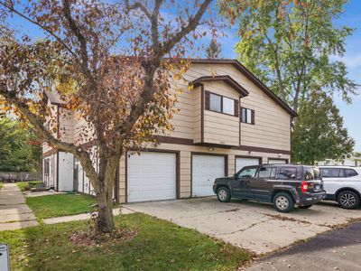 34W951 Stanton Dr APT H, St Charles, IL, 60174