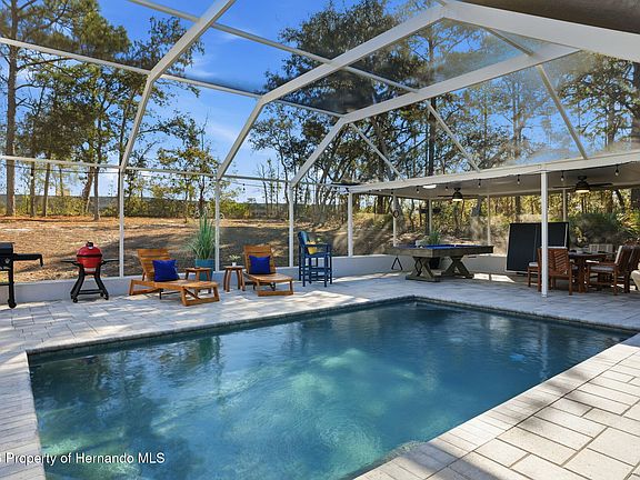 5th image of 17402 Maberly Rd