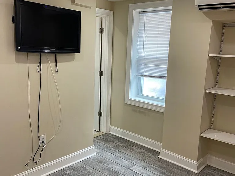 1811 Kalorama Rd NW — Photo 10