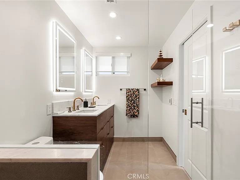 24701 Nympha Dr — Photo 49