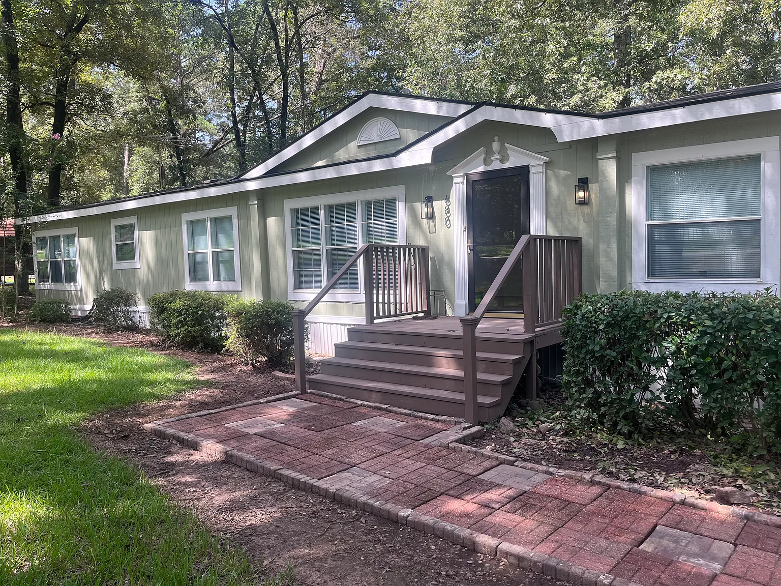 3 bed, 2006 sqft, $1,250 — Photo 1
