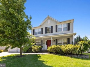 4 Silverwood Dr, Delran, NJ 08075