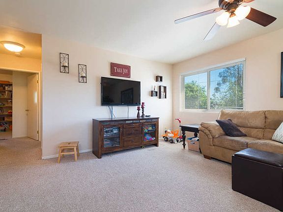 4th image of 391 Emerald Ave APT 12