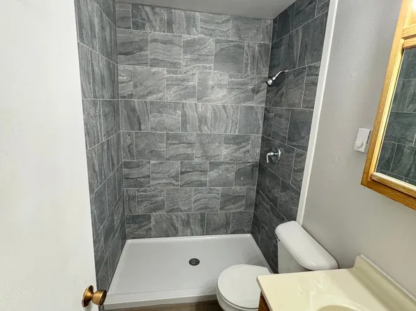 611 W Arnold St #1, Glenrock, WY 82637