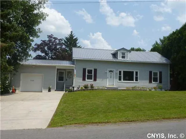 303 Tuttle Ave, Canastota, NY 13032