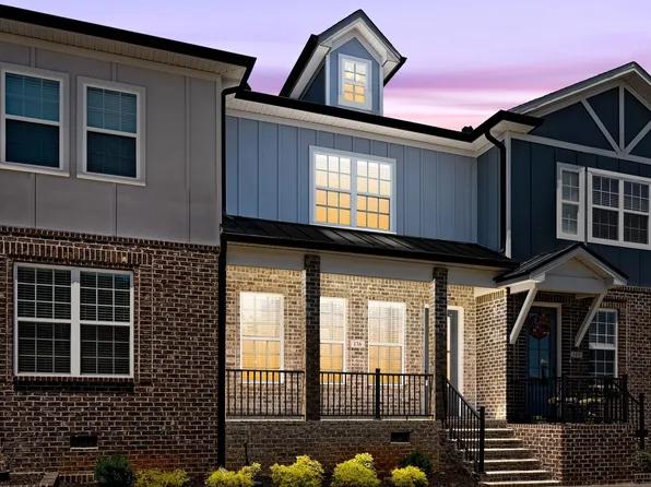 136 Savannah Ave, Pleasant View, TN 37146