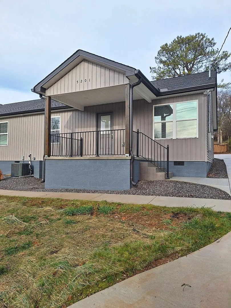 Building Photo - 5201 Lonas Dr