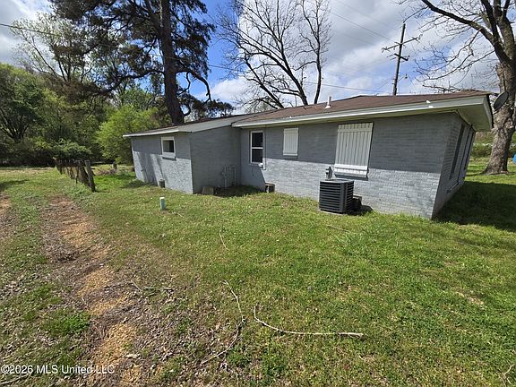4th image of 246 Anderson Rd