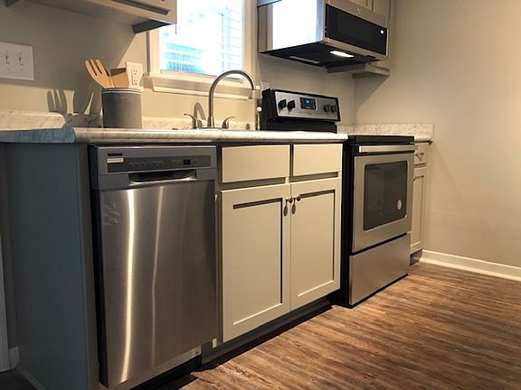 2nd image of 1726 Poplar St APT A6