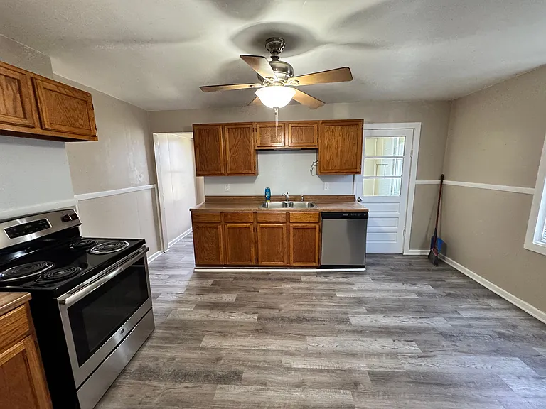 Whole Kitchen