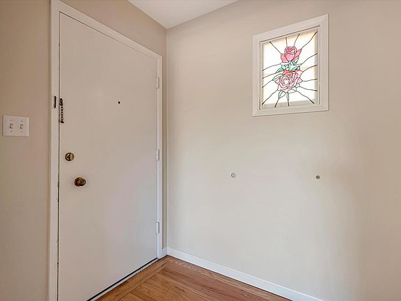 5th image of 157 15th Ave