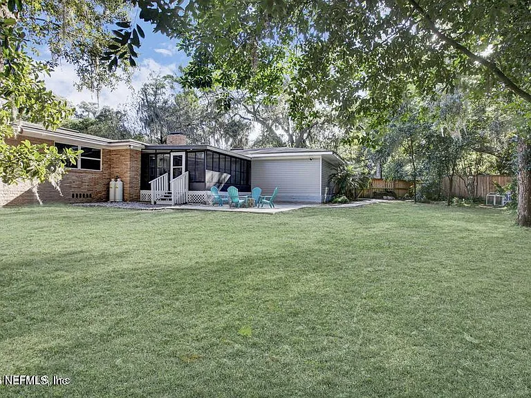 1542 Cellar Cir — Photo 8