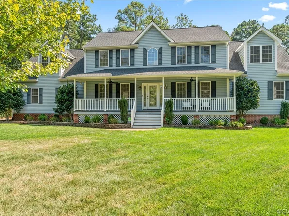 13600 Thornhill Pl, Chester, VA 23836