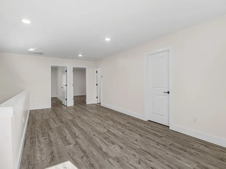 32 Beverly Hills Dr — Photo 15