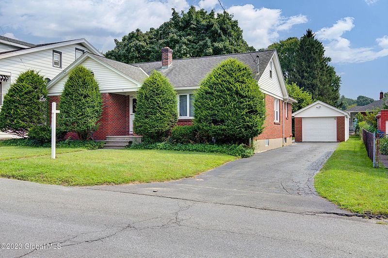 2nd image of 73 Russell Road