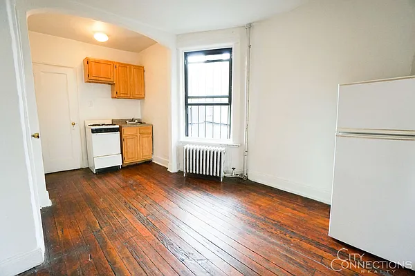 Rented by City Connections Realty | media 15