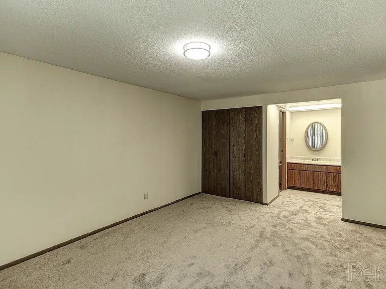 Willowood Apartments — Photo 11