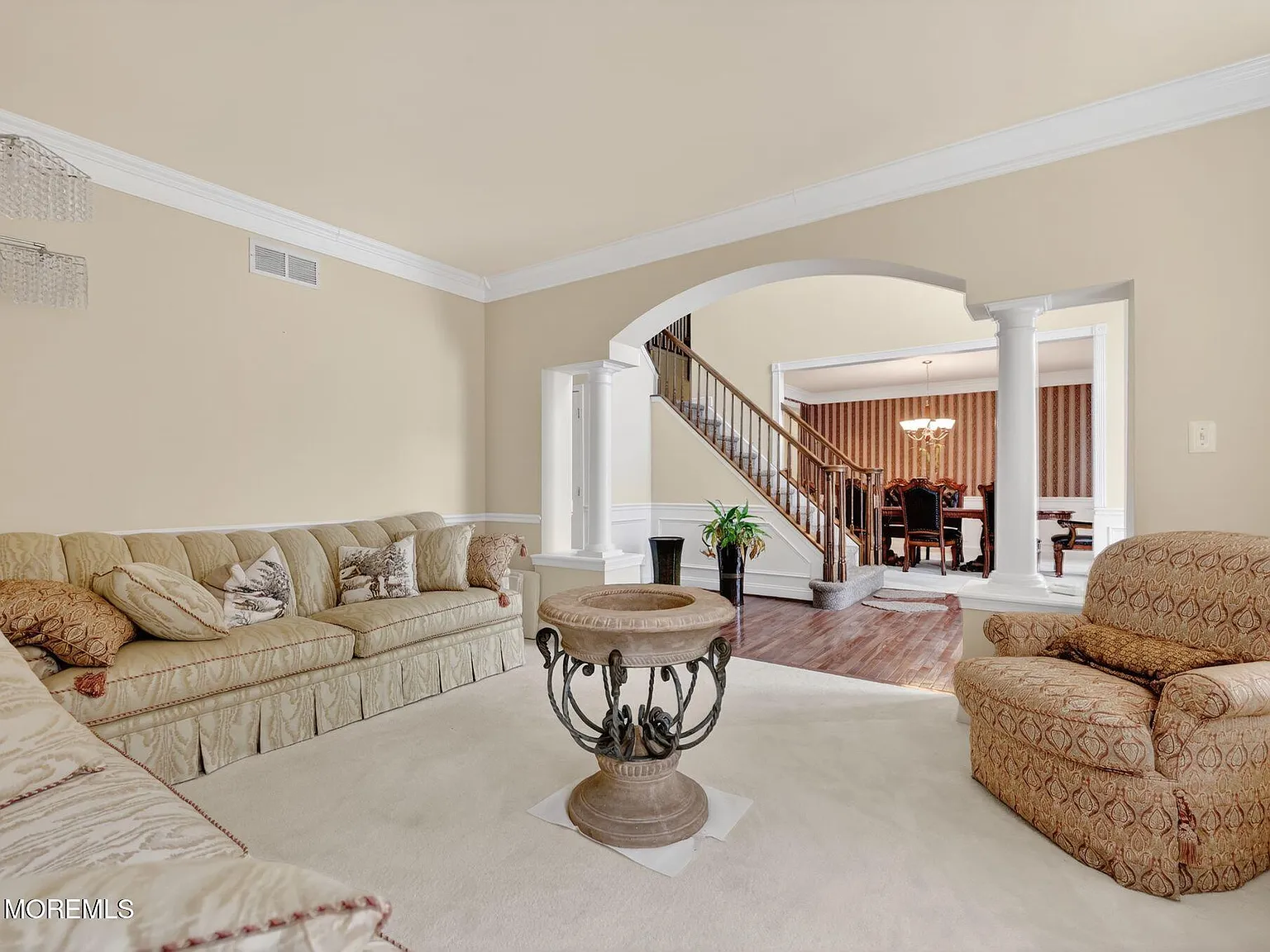 4 bed, 3929 sqft, $5,000 — Photo 3