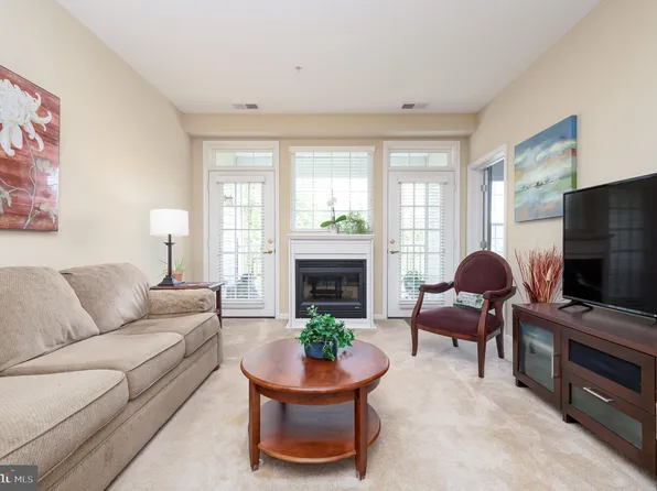 410 Hamlet Club Dr Unit 305, Edgewater, MD 21037