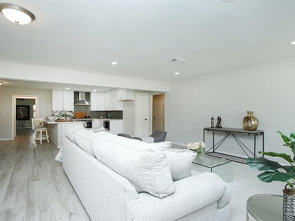 4th image of 1922 Ganyard Dr