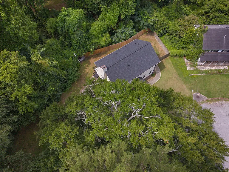 715 Cool Brook Ct — Photo 22