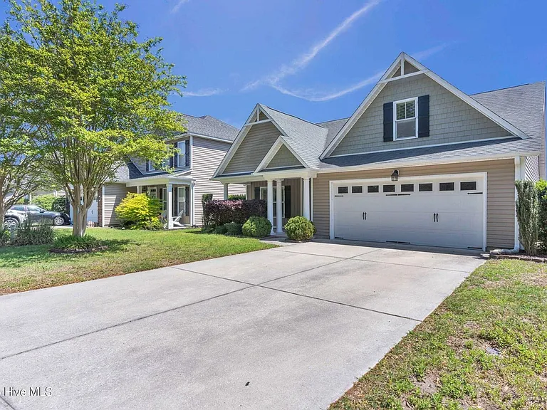 8530 Jadewood Dr — Photo 2