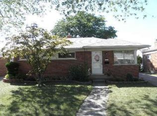 25159 Collingwood St, Roseville, MI 48066