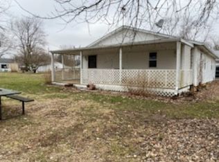 201 N Vine St, Camargo, IL 61919