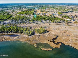 1 Heron Cove Rd, Hampstead, NC 28443