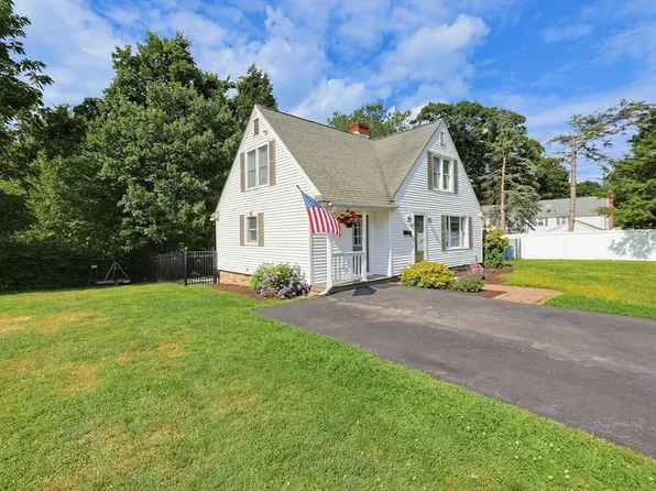 4 Loring St, Auburn, MA 01501