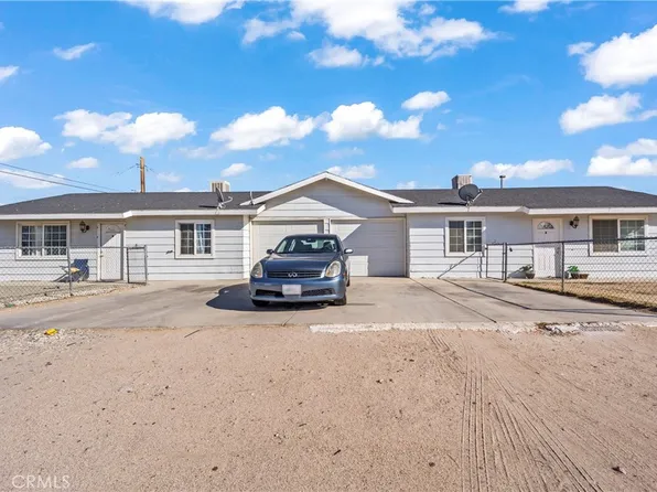 16490 Pine St, Hesperia, CA 92345