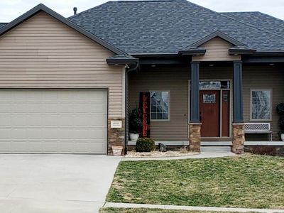 806 Autumn Rd, Hickman, NE, 68372