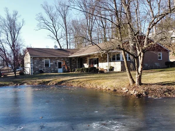 60 Winding Ln, Feasterville Trevose, PA 19053
