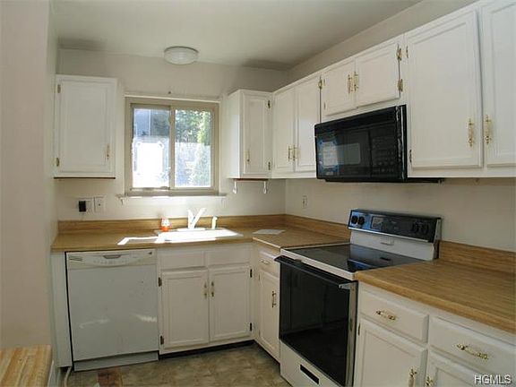4th image of 2501 Village Dr