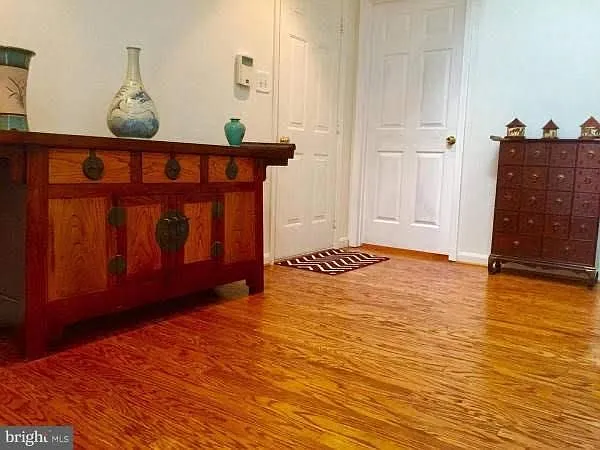 4 bed, 2425 sqft, $1,500 — Photo 4