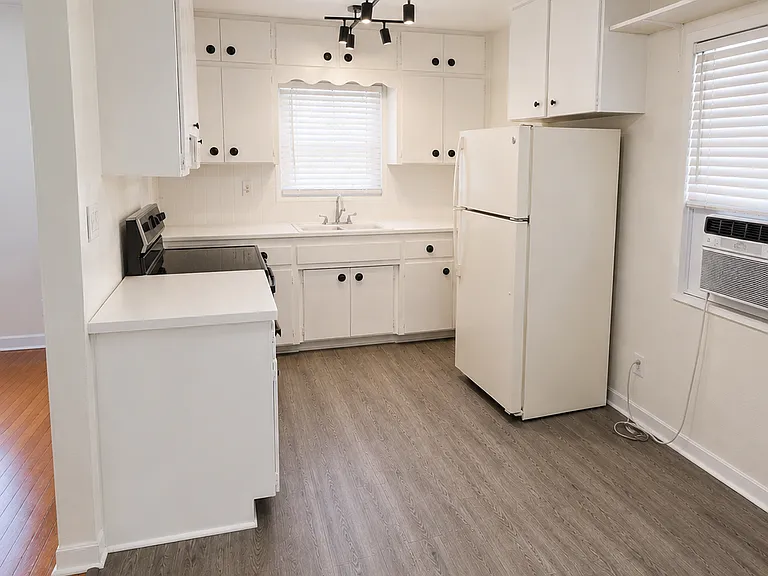 742 22nd Ave N #1/2 — Photo 7