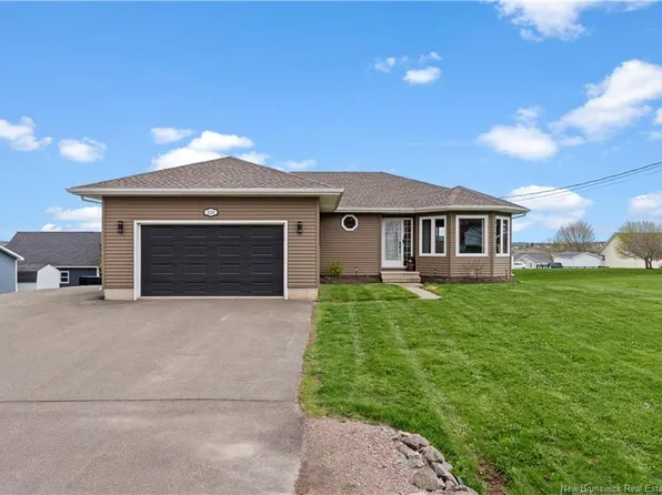 120 Alouette St, Memramcook, NB E4K 1Z6