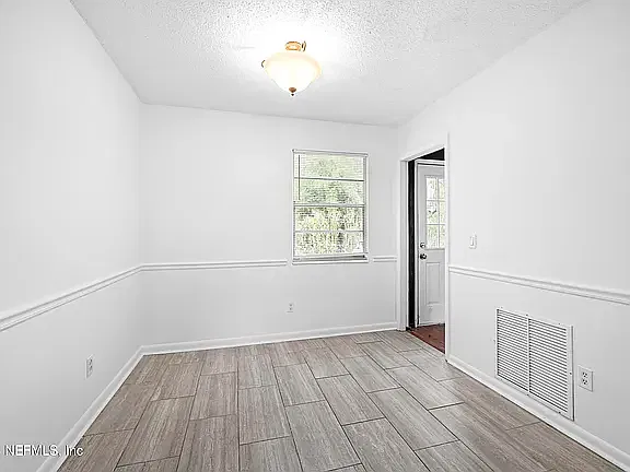 3 bed, 1395 sqft, $1,675 — Photo 4