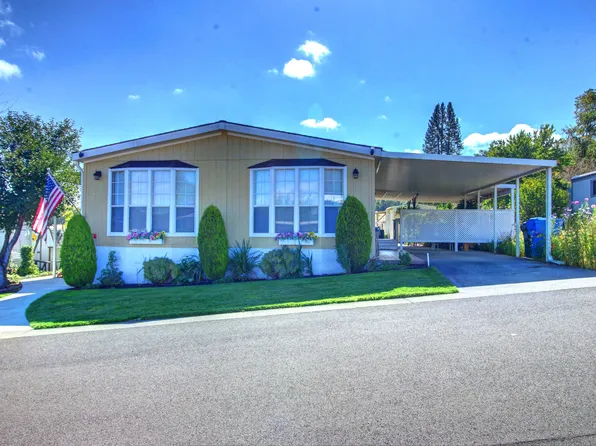 8401 Old Stage Rd, Central Point, OR 97502