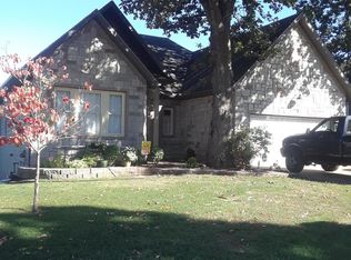 1311 Fox Ridge Ln, Neosho, MO 64850