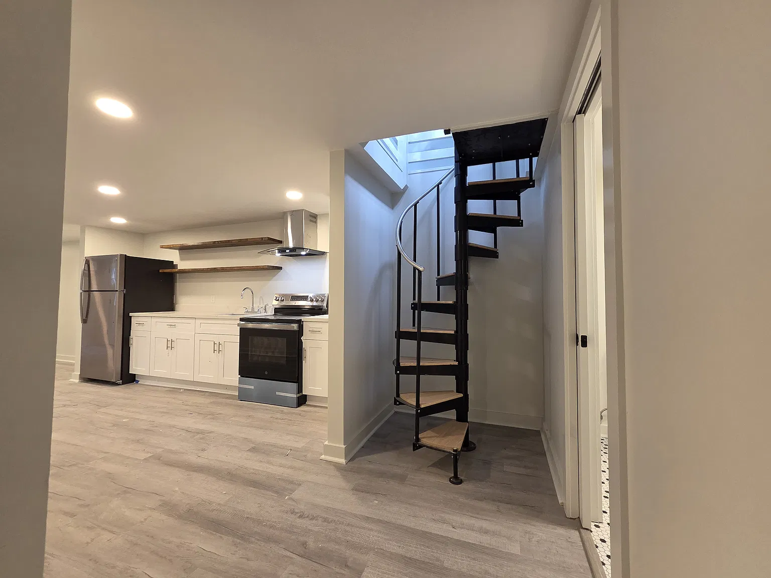 2 bed, 1.5 bath, 850 sqft, $1,400 — Photo 3