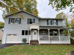 52 W Hill Rd, Colonia, NJ 07067