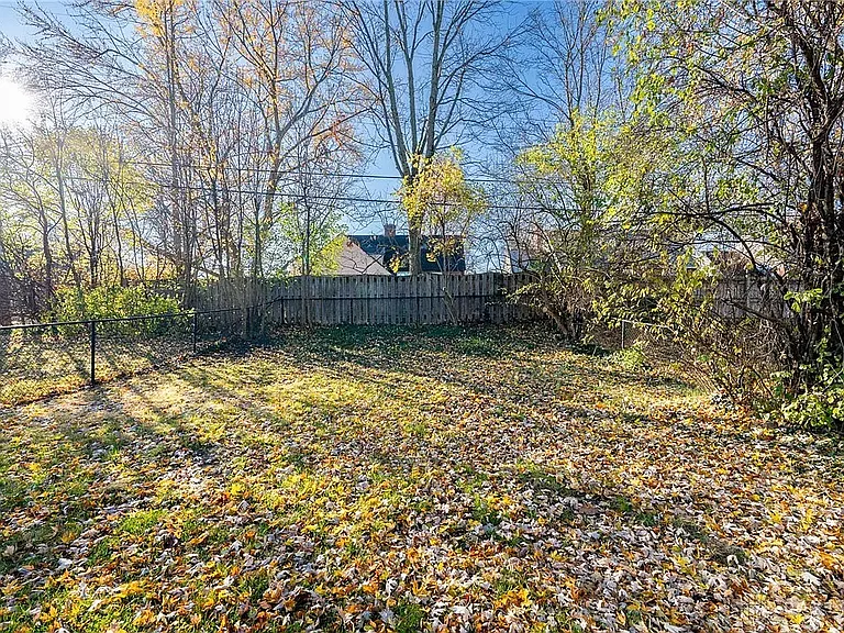 3001 Delaine Ave — Photo 18